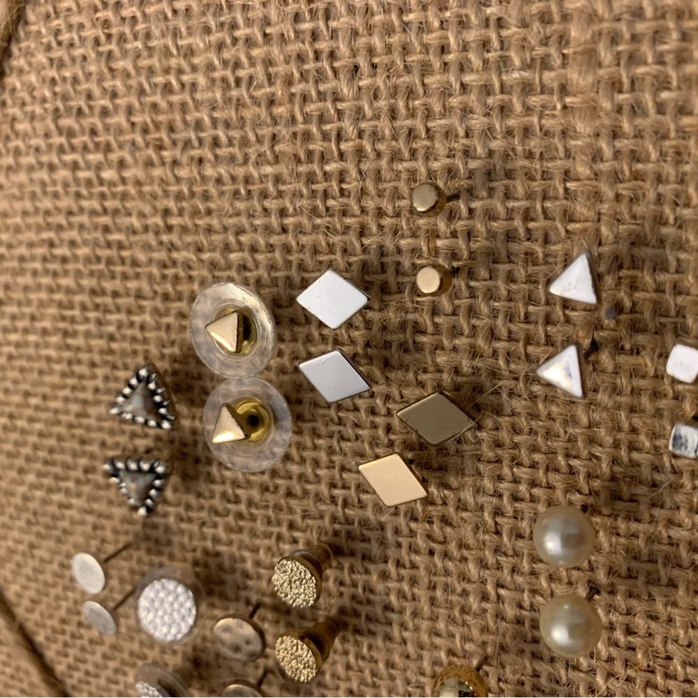 Stud earring bundle - Picture 11 of 11